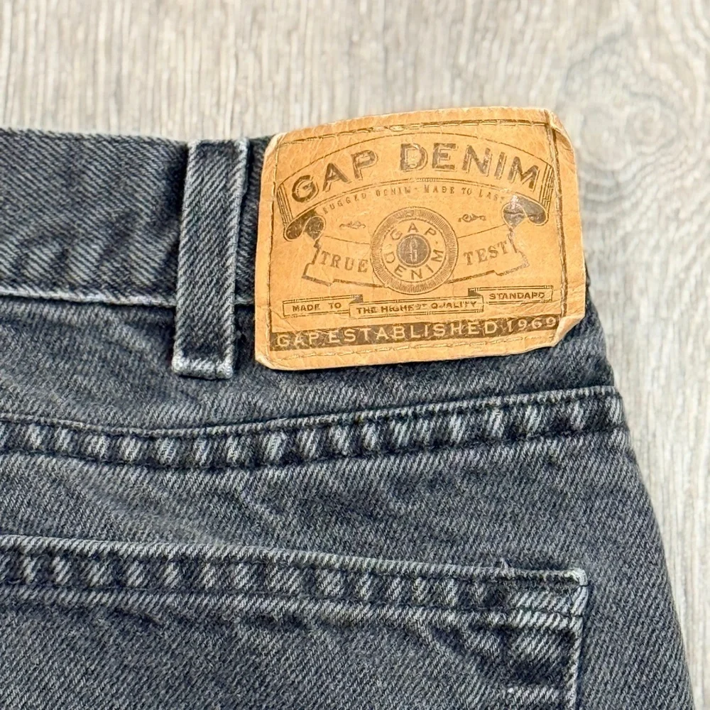GAP Men's Vintage Black Wash Straight Jeans Size 36x28‎